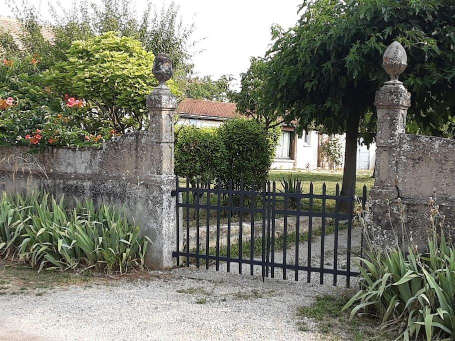 Villa Les Annexes à Verdun-sur-le-Doubs Extérieur photo
